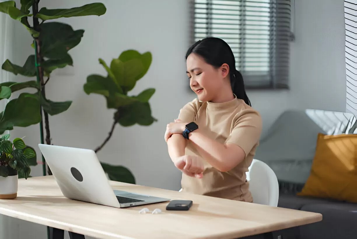 Tips Kerja Nyaman Seharian Didepan Komputer Tanpa Sakit Pinggang